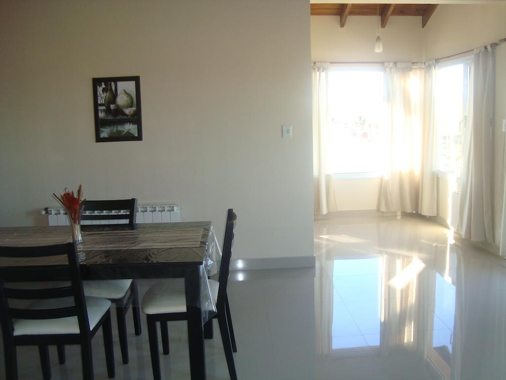 Altos Del Lago Departamentos 엘 칼라파테 객실 사진